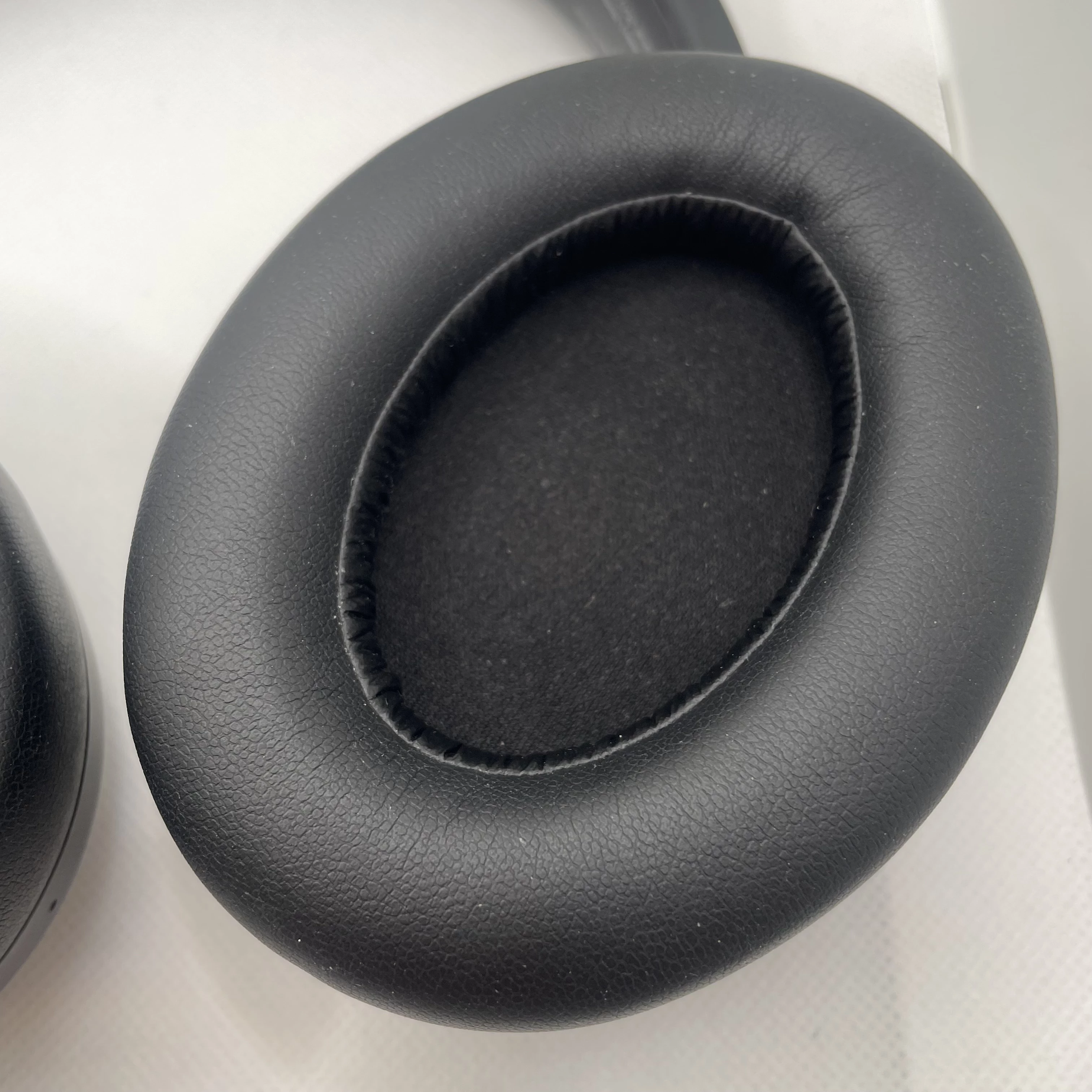 sluchawki-bezprzewodowe-panasonic-nauszne-czarne-bluetooth-53-z-anc-stan-11323-2