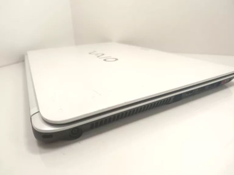 laptop-sony-vaio-16256gb-intel-pentium-cpu-18ghz-przekatna-ekranu-1560