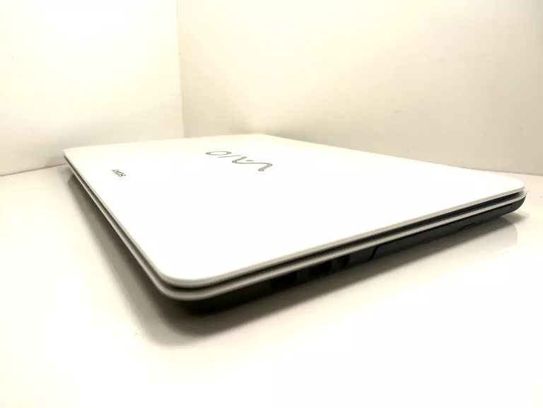 laptop-sony-vaio-16256gb-intel-pentium-cpu-18ghz-kod-producenta-svf1521c6ew