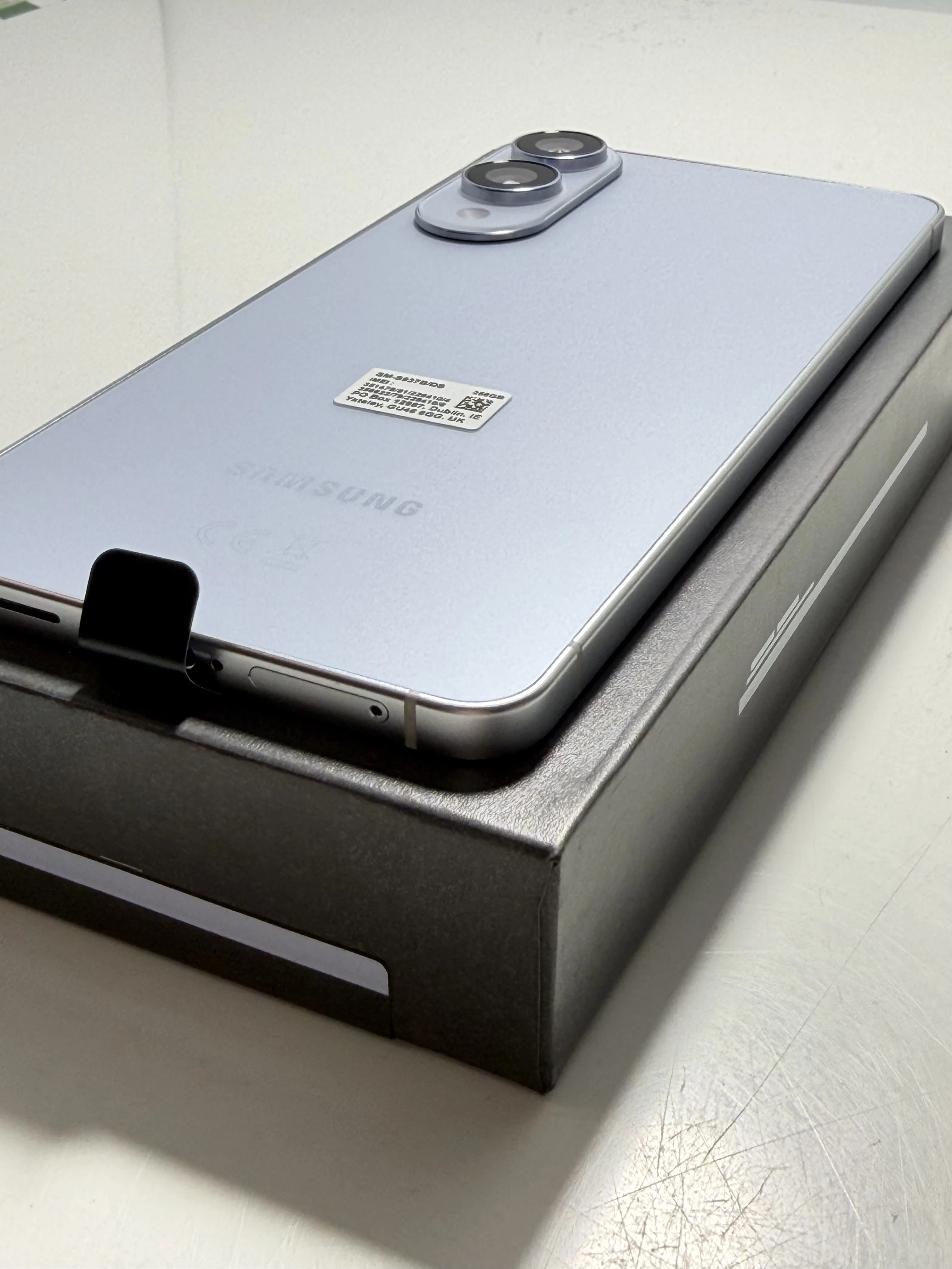 telefon-samsung-galaxy-s25-edge-12-gb-256-gb-5g-niebieski-gw-faktura-typ-202685-212929