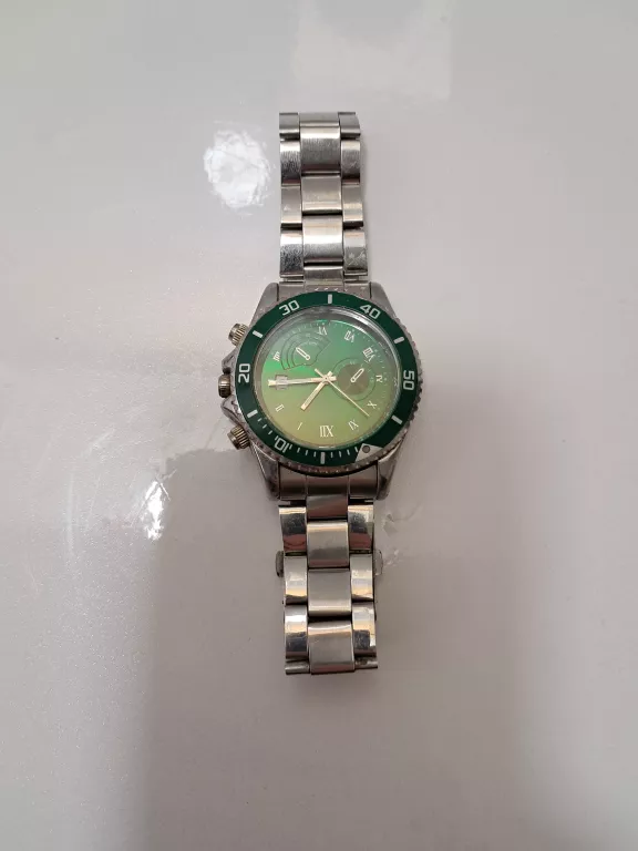 zegarek-notionr-zielony-osiedle-kombatantow-7c-krakow