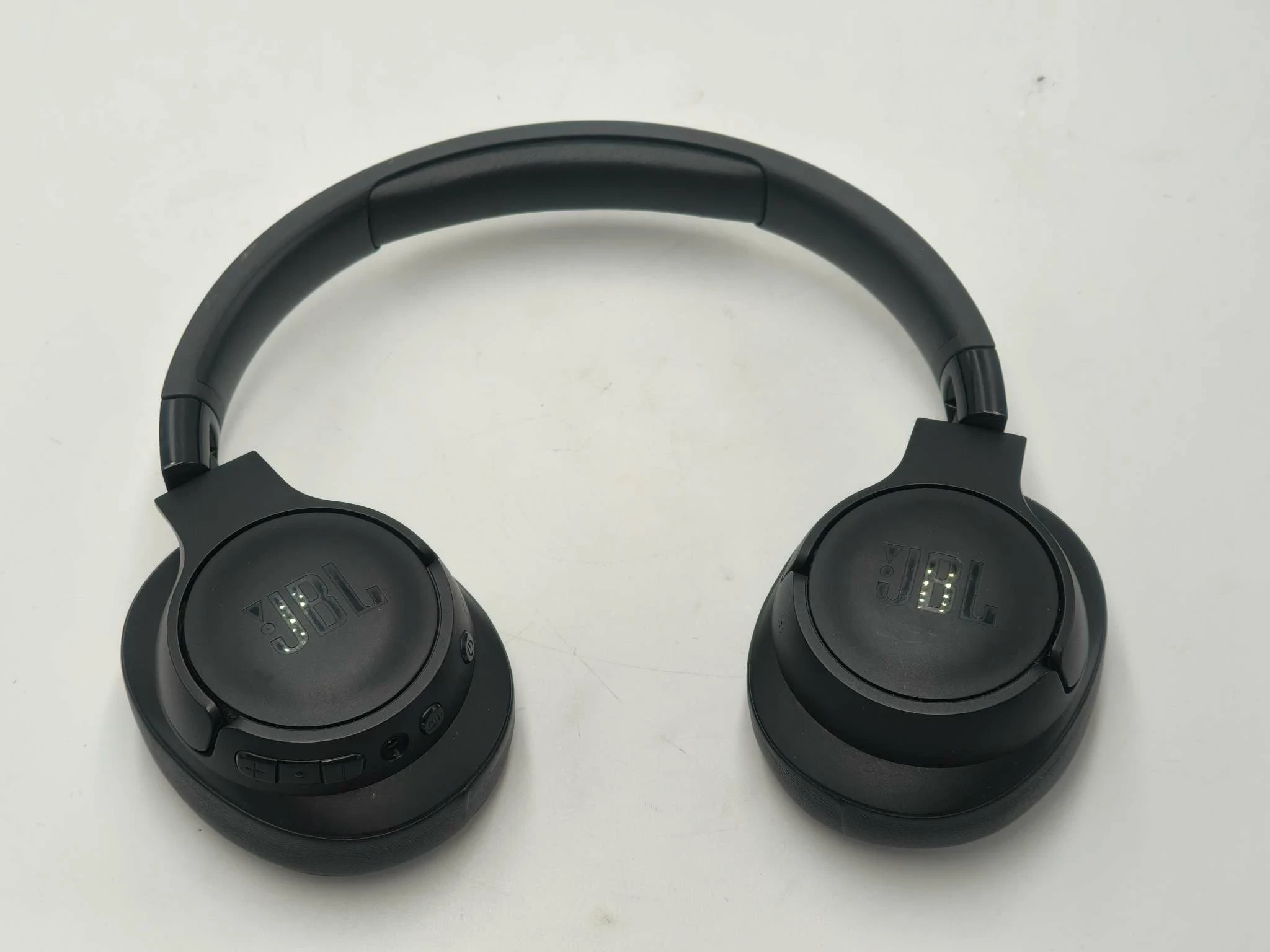 sluchawki-nauszne-jbl-tune-770nc-czarne-ean-gtin-6925281974526