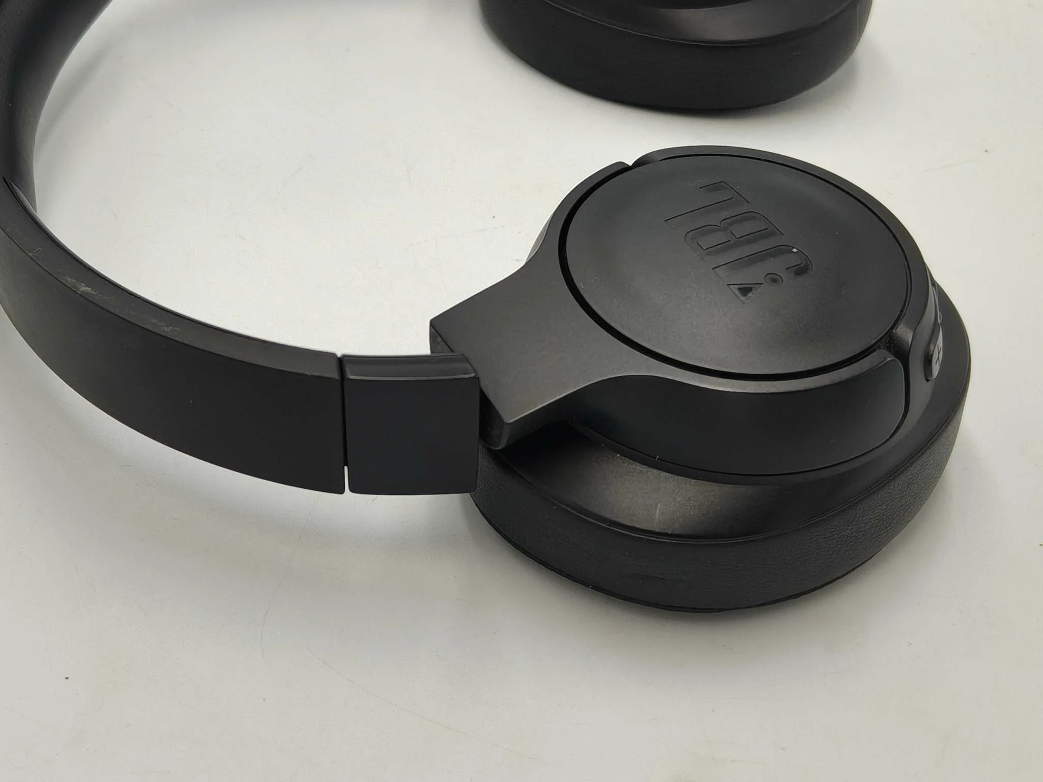 sluchawki-nauszne-jbl-tune-770nc-czarne-transmisja-sygnalu-203713-217785