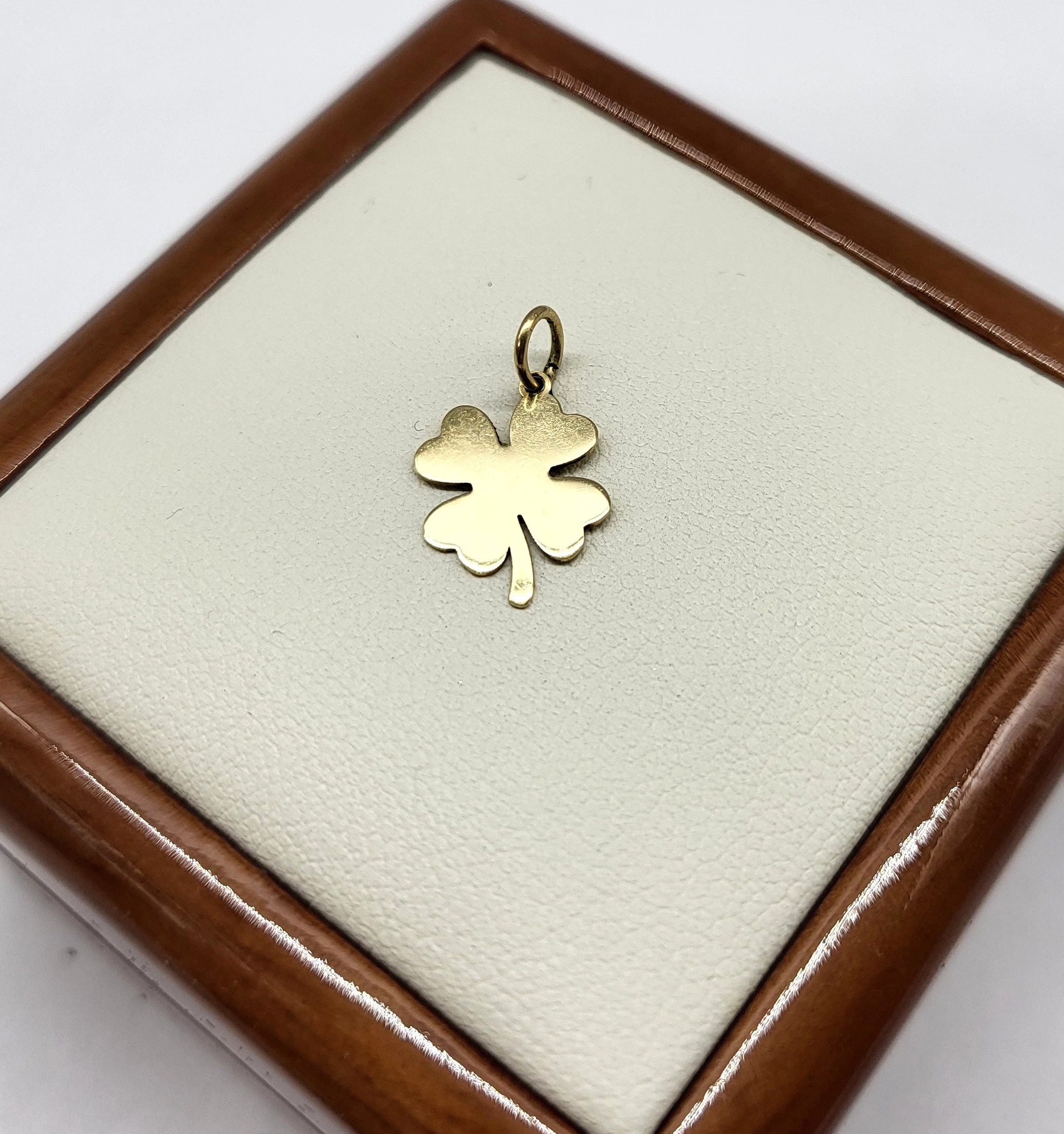 zlota-zawieszka-585041g-motyw-129129-3