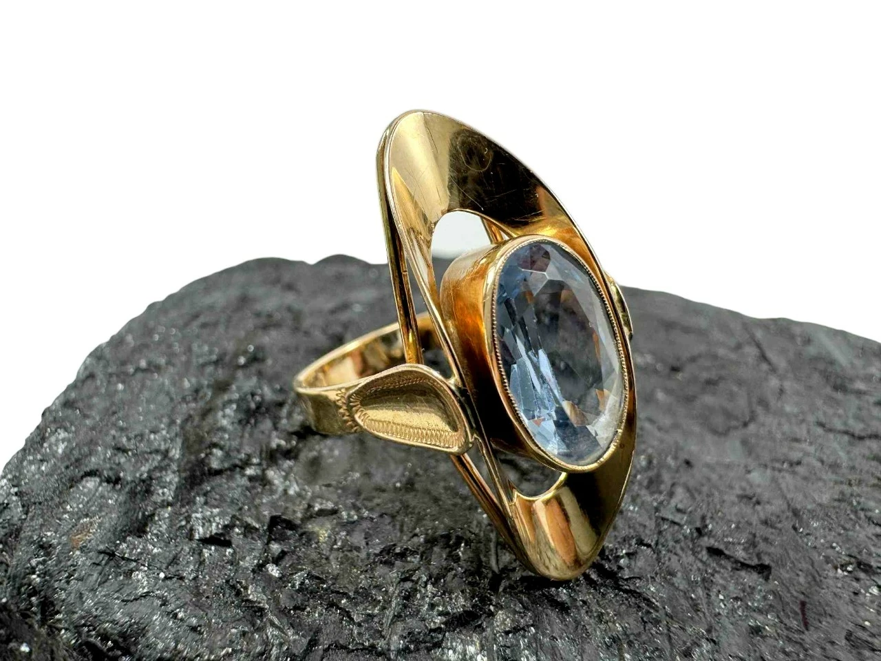 zloty-pierscionek-wysadzany-niebieskim-spinelem-pr-585-w-511-r-10-zwyciestwa-9-gliwice-g1