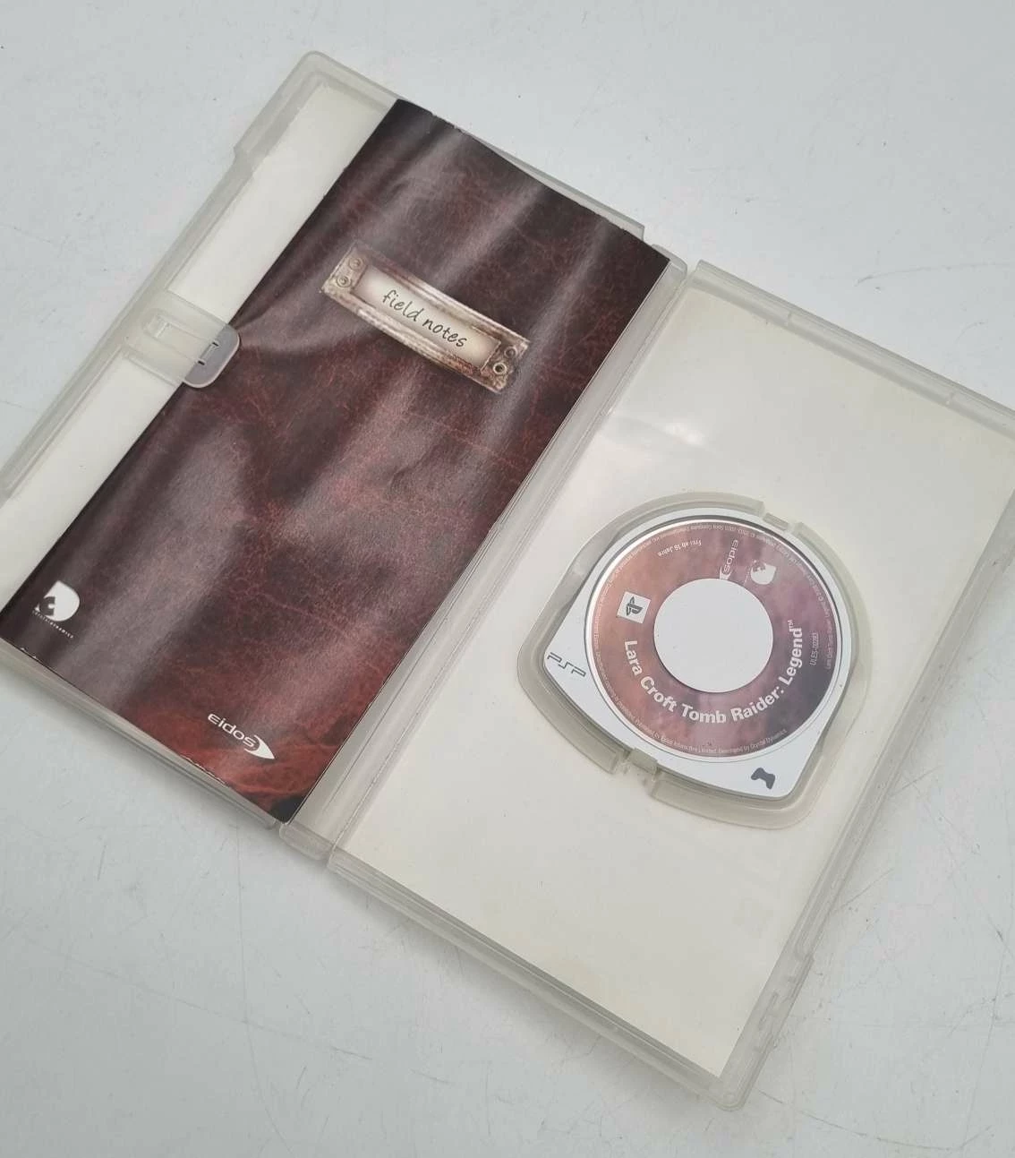 gra-psp-lara-croft-tomb-rider-legend-stan-11323-2