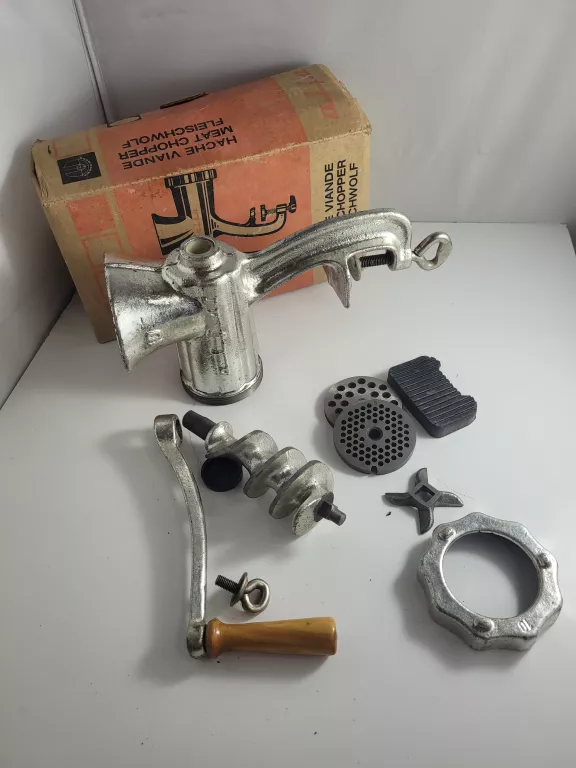 maszynka-do-mielenia-miesa-reczna-alfa-aleja-wojska-polskiego-11-lok-121-zambrow