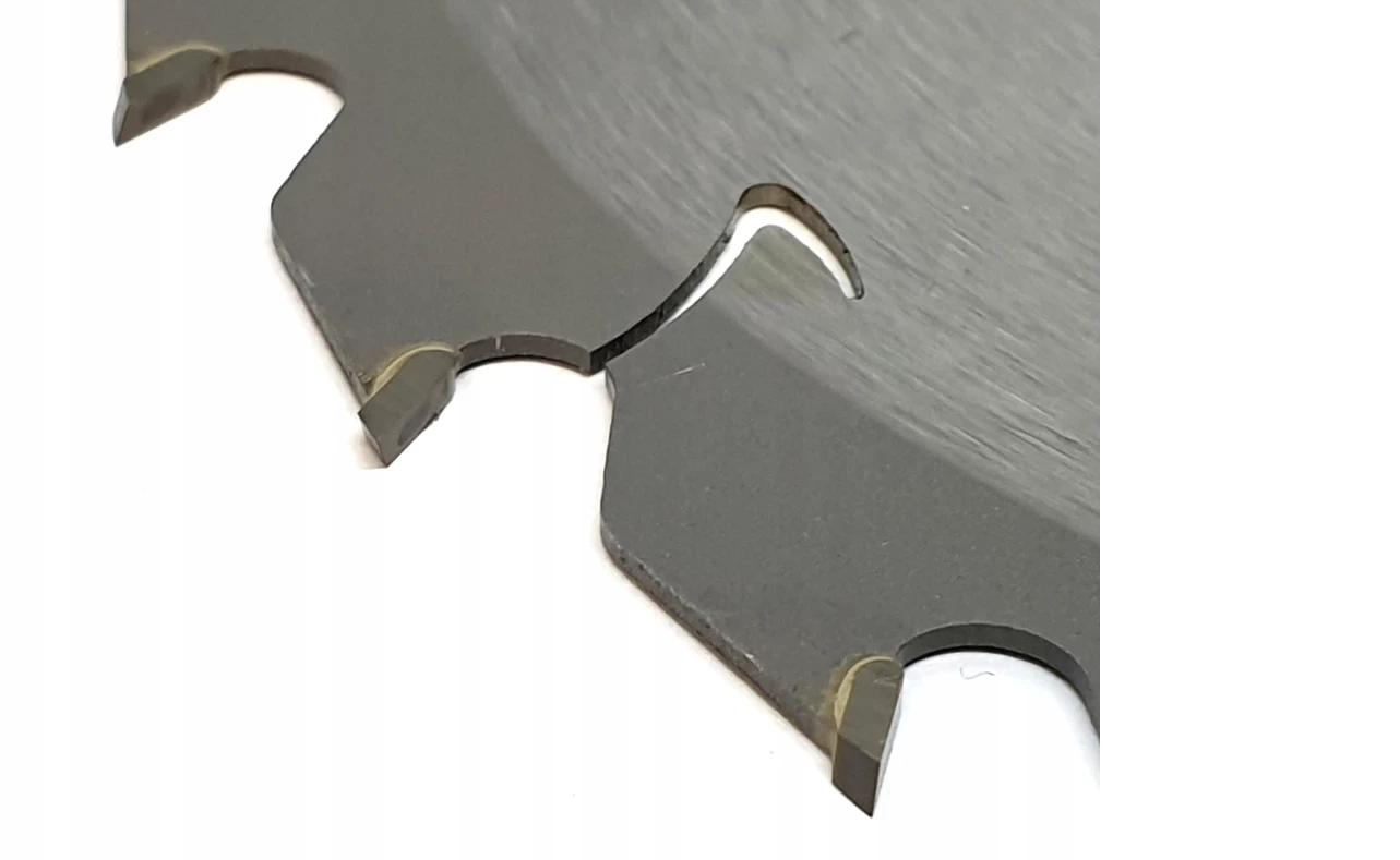 bosch-tarcza-do-drewna-165x20x24z-2608837685-stan-11323-1