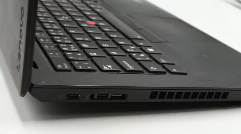 lenovo-thinkpad-t480-14-i5-8250u-16-gb-256gb-ssd-przekatna-ekranu-1400