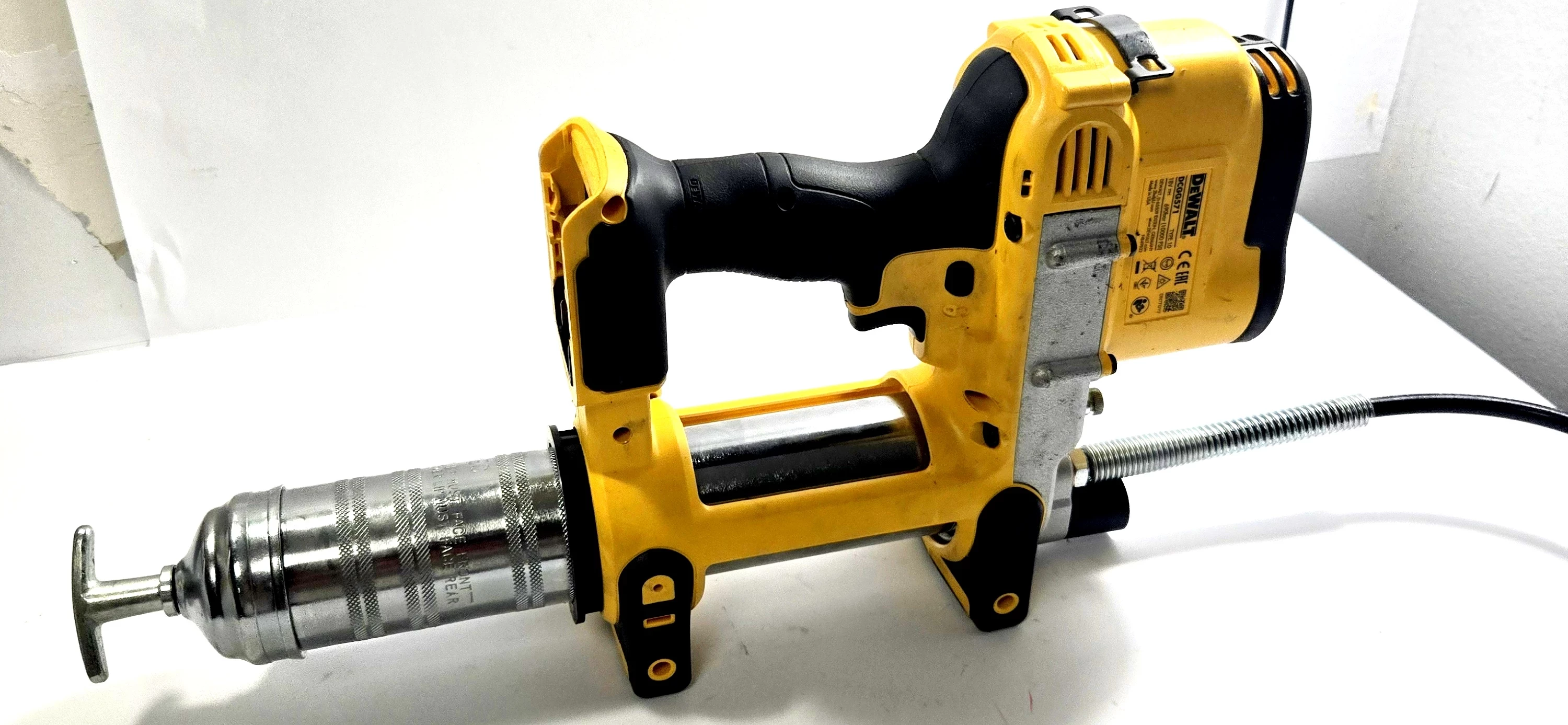 smarownica-akumulatorowa-18v-dewalt-dcgg571nk-kufer-waga-produktu-z-opakowaniem-jednostkowym-4000