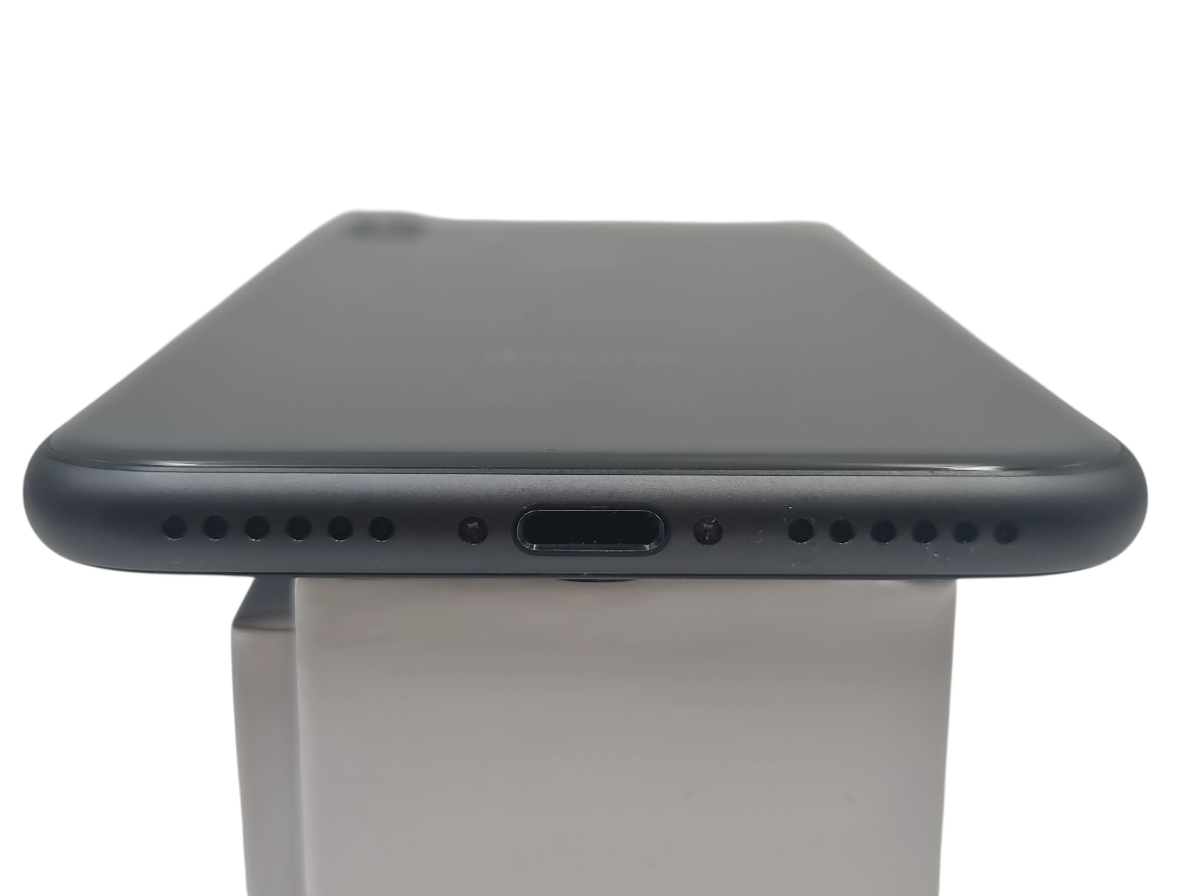 telefon-apple-iphone-8-64gb-47-1334-x-750-px-retina-space-gray-bat-86-stan-11323-2