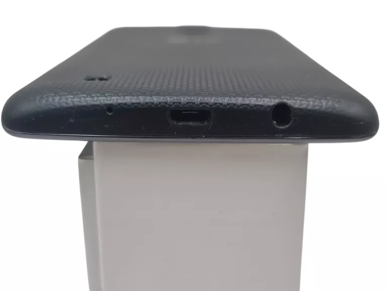 telefon-lg-k8-lte-granatowy-5-720x1280px-158gb-lg-k350n-2125mah-wbudowana-pamiec-202869-214205