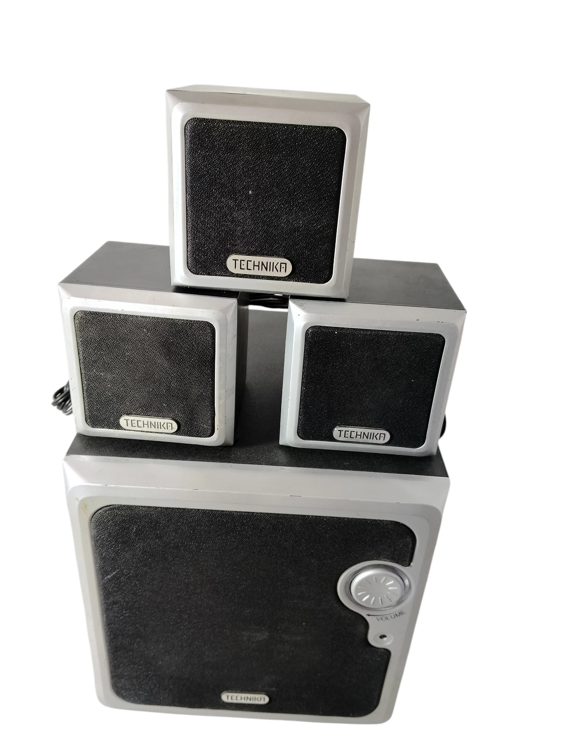 zestaw-glosnikow-technika-z-subwooferem-i-pilotem-stan-11323-2