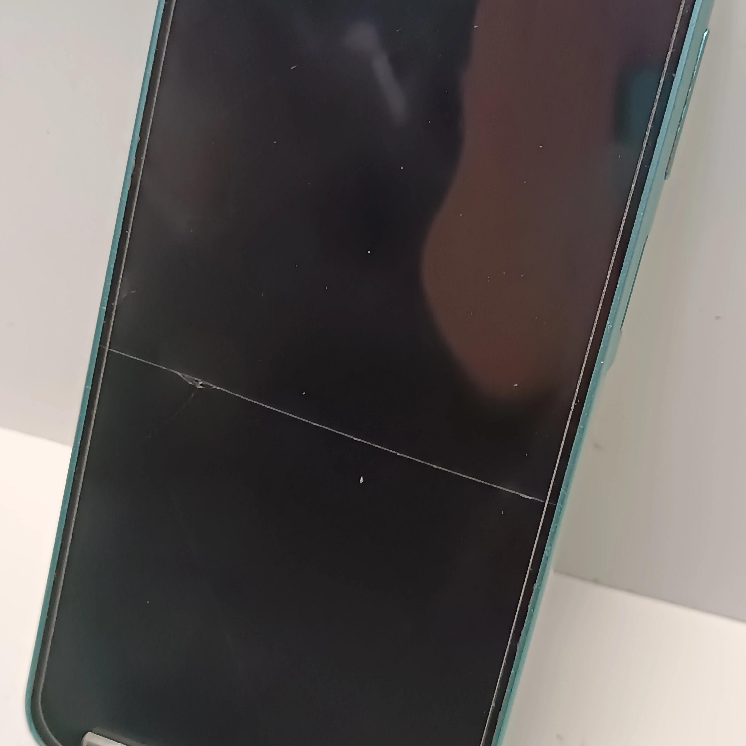 telefon-samsung-galaxy-a16-5g-4128gb-zbity-ekran-kod-producenta-8806095781730