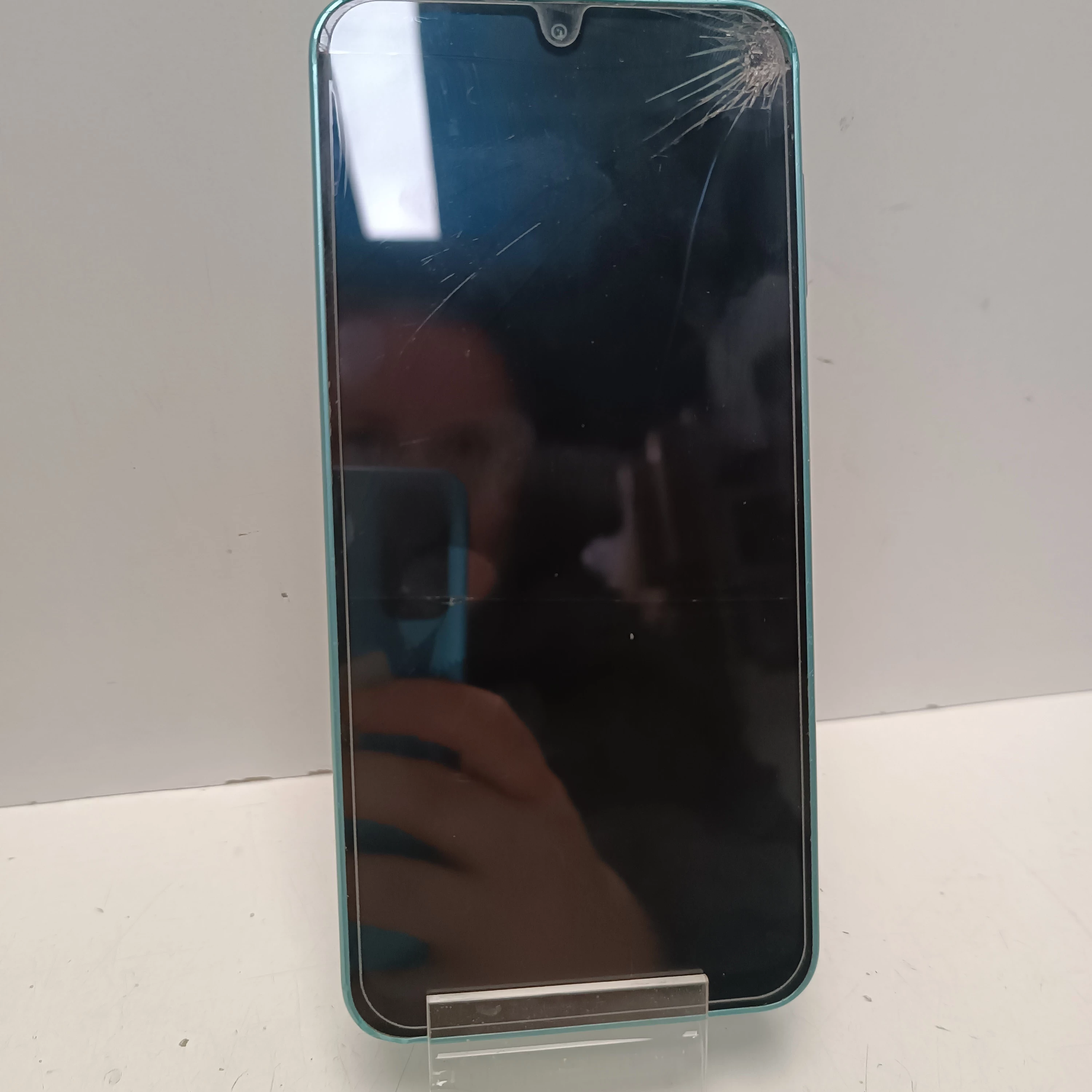 telefon-samsung-galaxy-a16-5g-4128gb-zbity-ekran-osiedle-teatralne-3u15-krakow