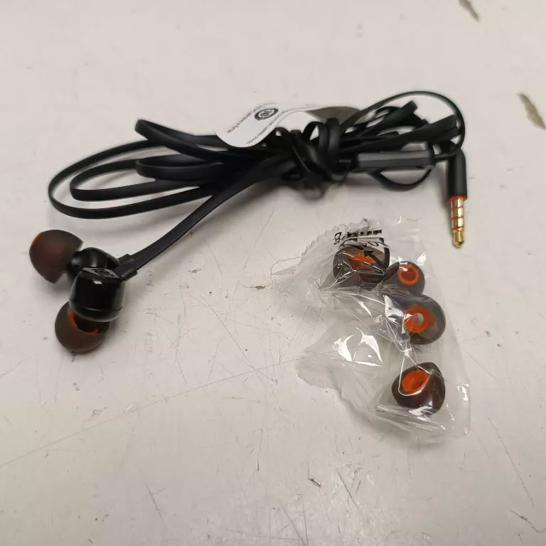 sluchawki-tune-110-jbl-stan-11323-2