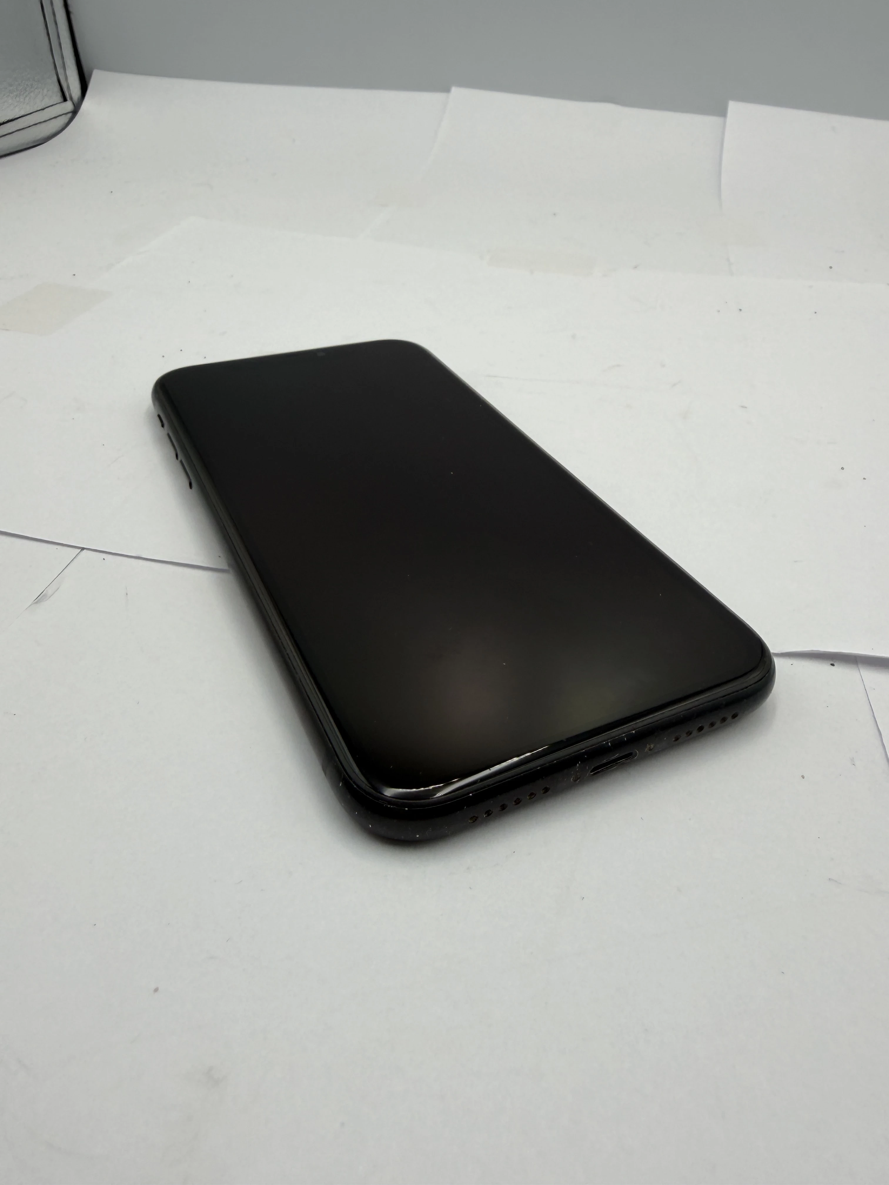 telefon-iphone-xr-czarny-64gb-80-ean-gtin-190198776419