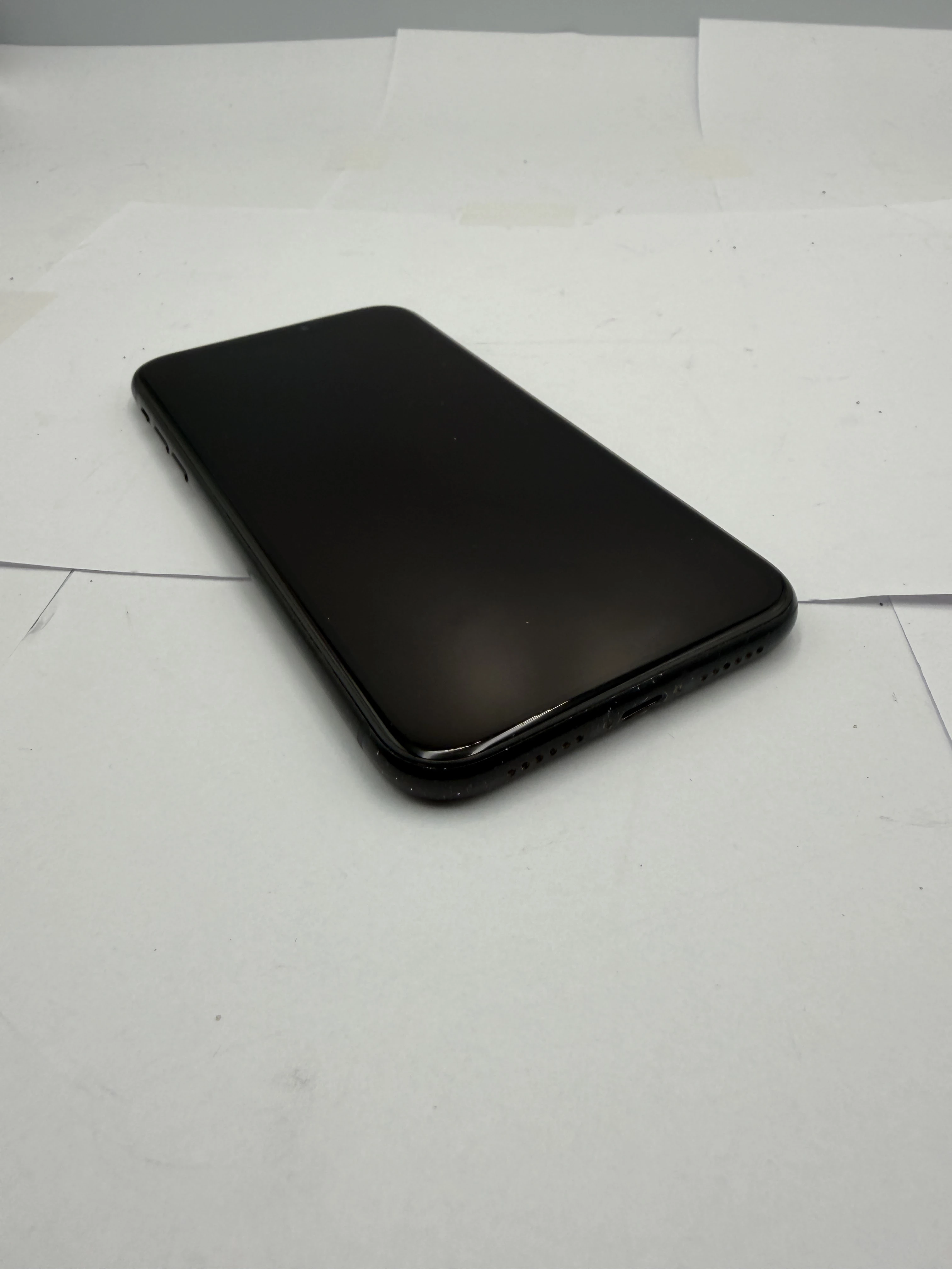 telefon-iphone-xr-czarny-64gb-80-typ-202685-212929