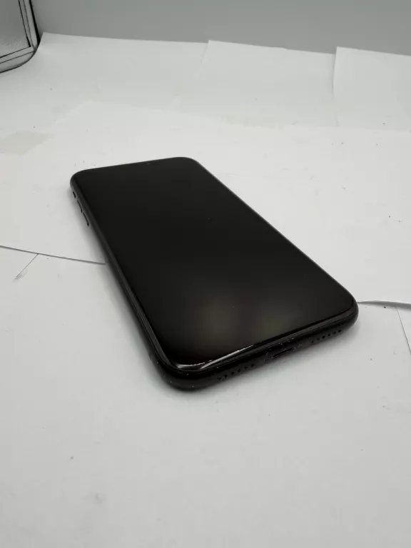 telefon-iphone-xr-czarny-64gb-80-ean-gtin-190198776419