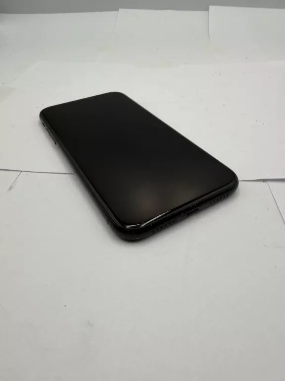 telefon-iphone-xr-czarny-64gb-80-typ-202685-212929