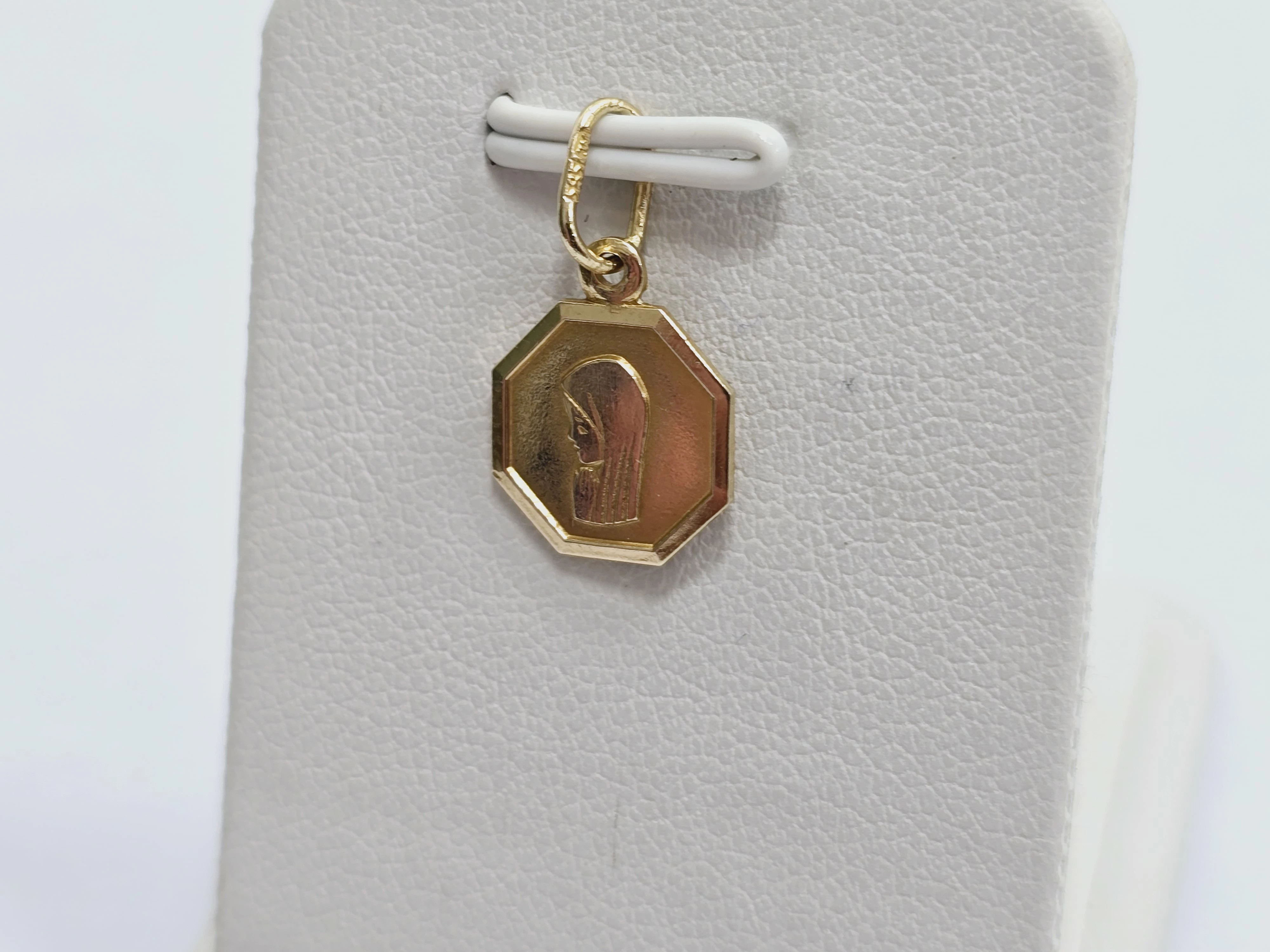 zlota-zawieszka-matka-boska-090g-585-kamien-17088-524288