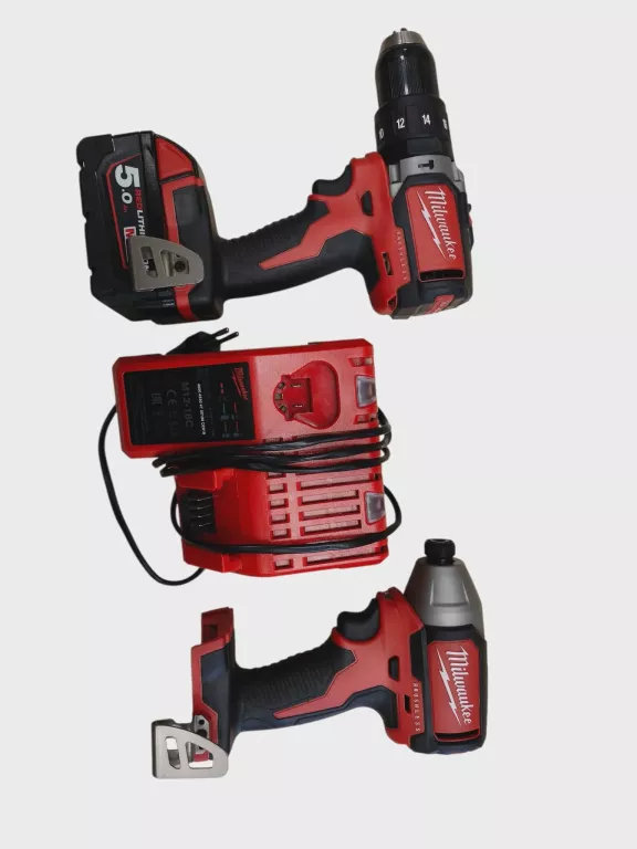 mega-zestaw-milwaukee-zakretarka-wkretarka-walizka-bateria-ladowarka-pojemnosc-akumulatora-500