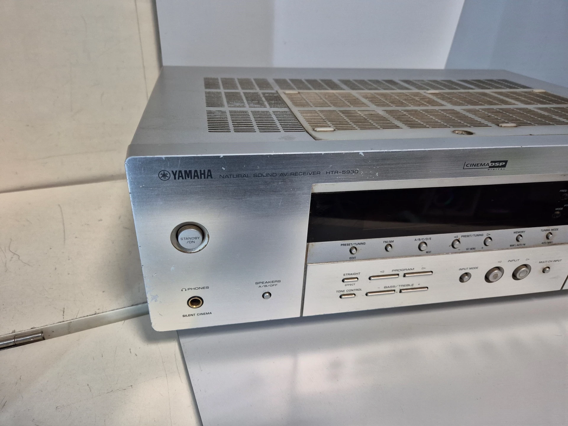 amplituner-yamaha-htr-5930-model-htr-5930