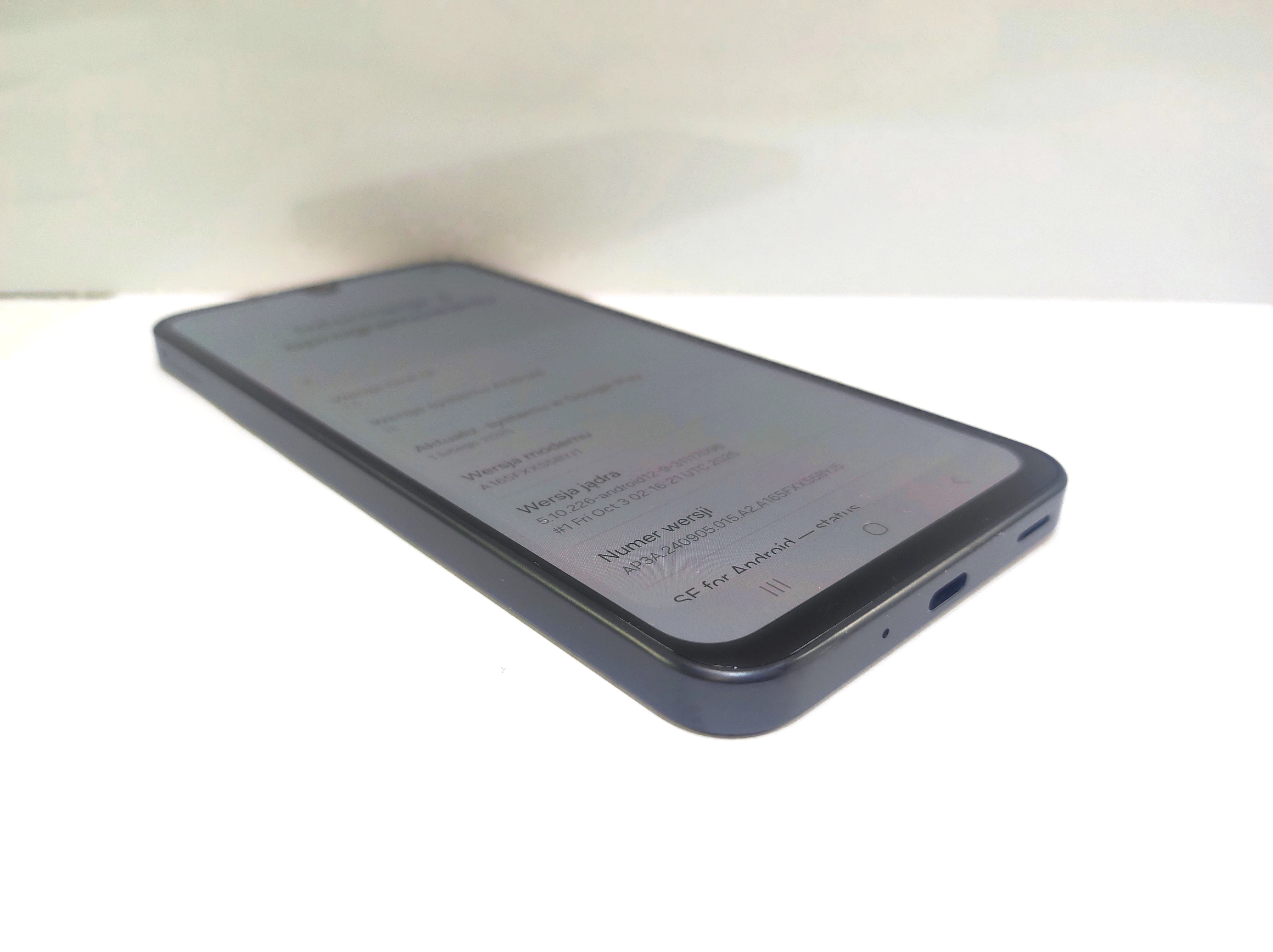 telefon-samsung-galaxy-a16-4128gb-przekatna-ekranu-670