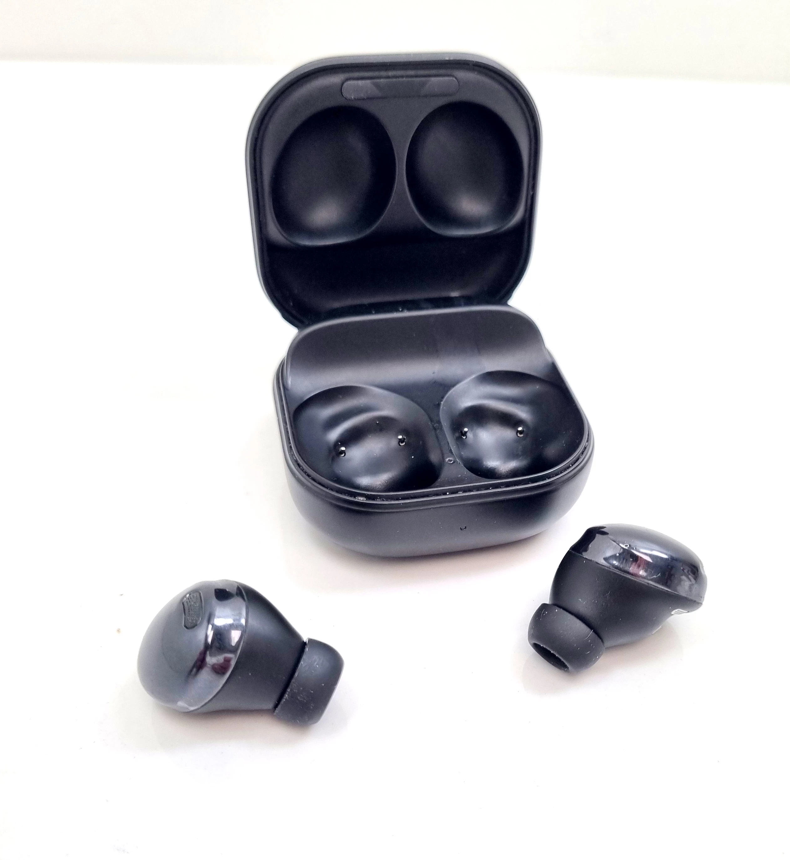 sluchawki-dokanalowe-samsung-galaxy-buds-pro-sm-r190-czarne-stan-11323-2