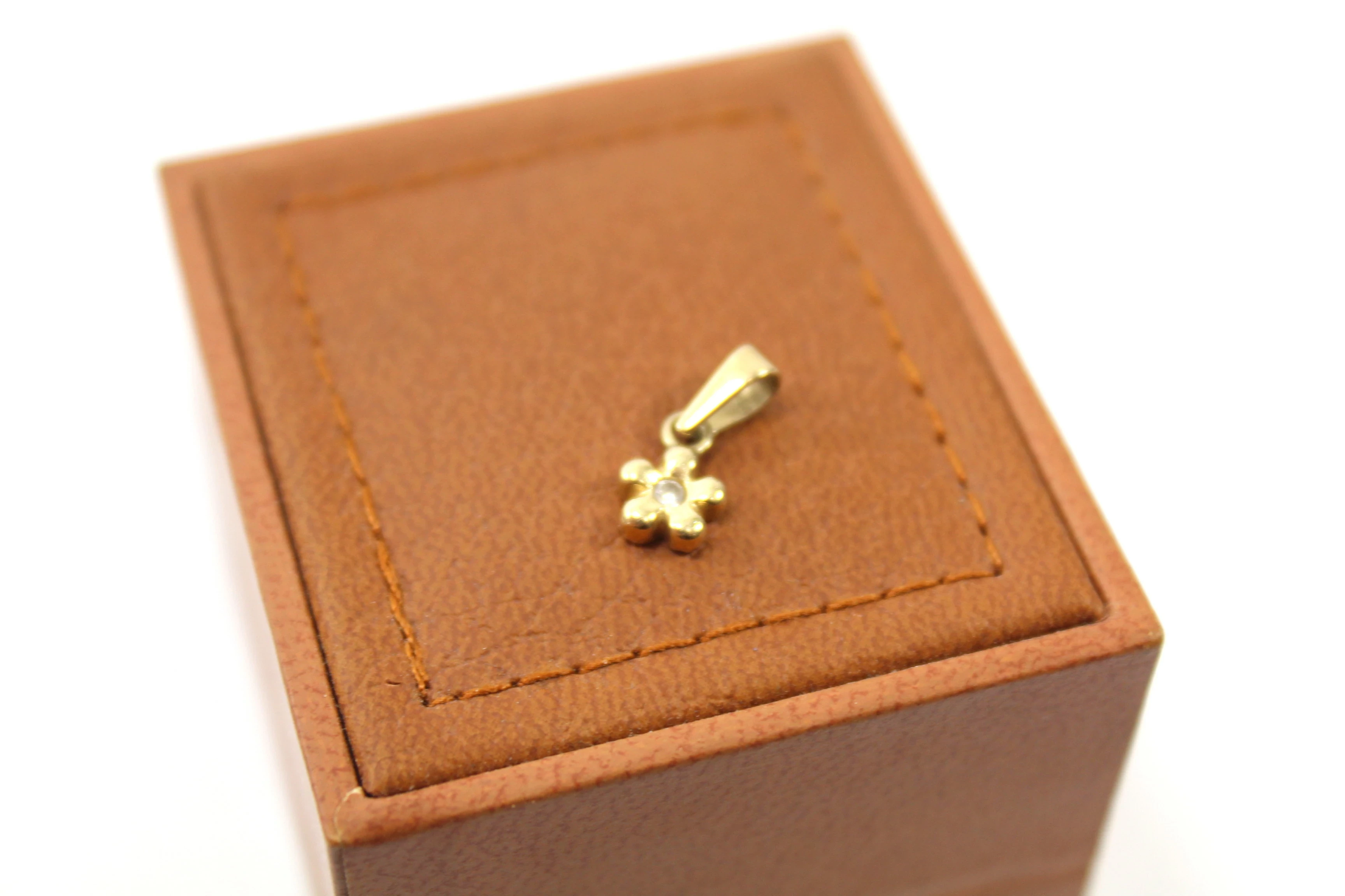 delikatna-zawieszka-kwiatek-p585-bielnikowa-4-dzialdowo