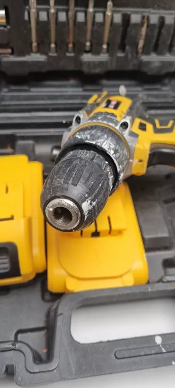 zestaw-wkretarka-walizka-stan-11323-2