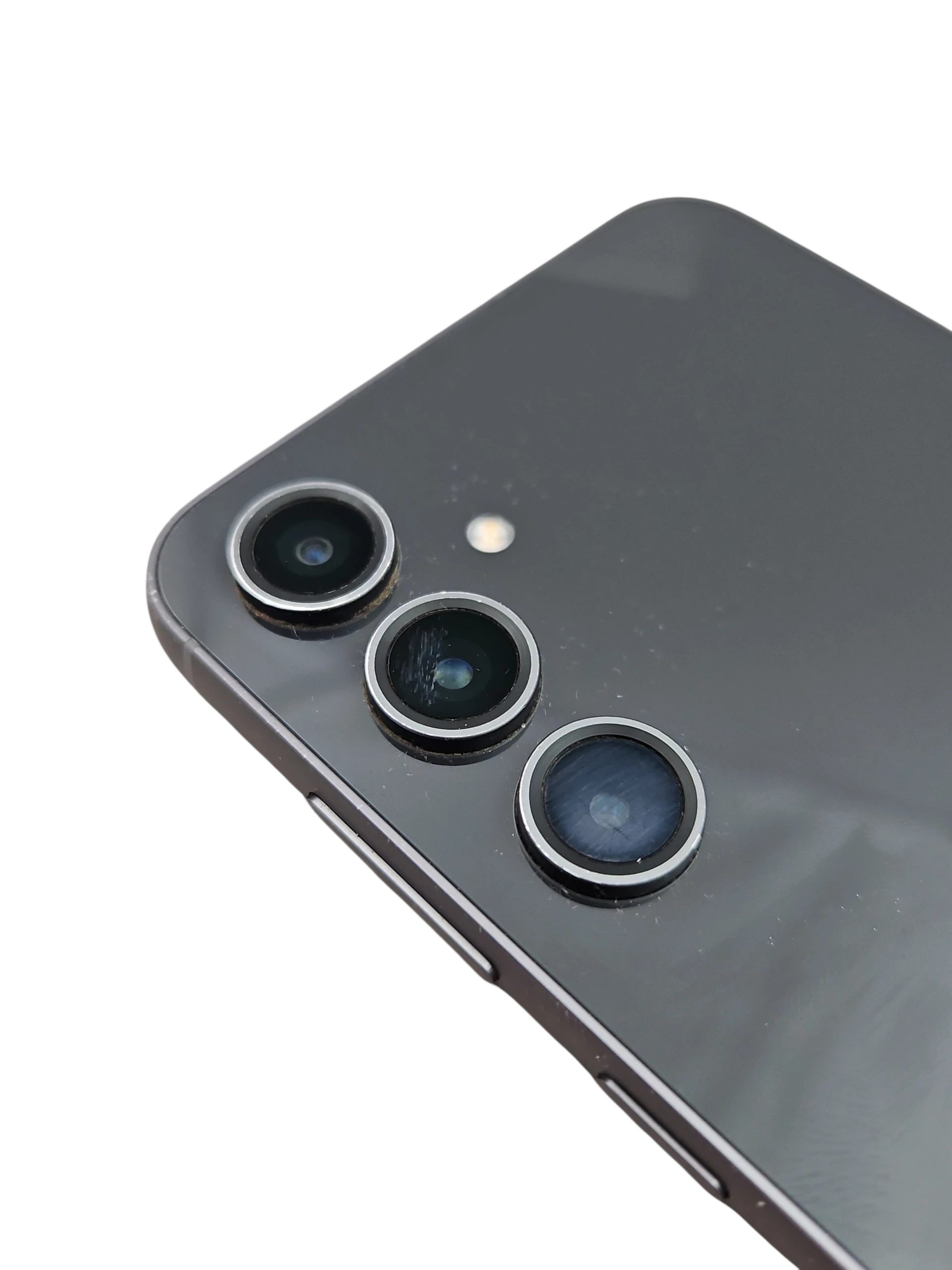 telefon-samsung-galaxy-s23-fe-8128gb-opis-przekatna-ekranu-640