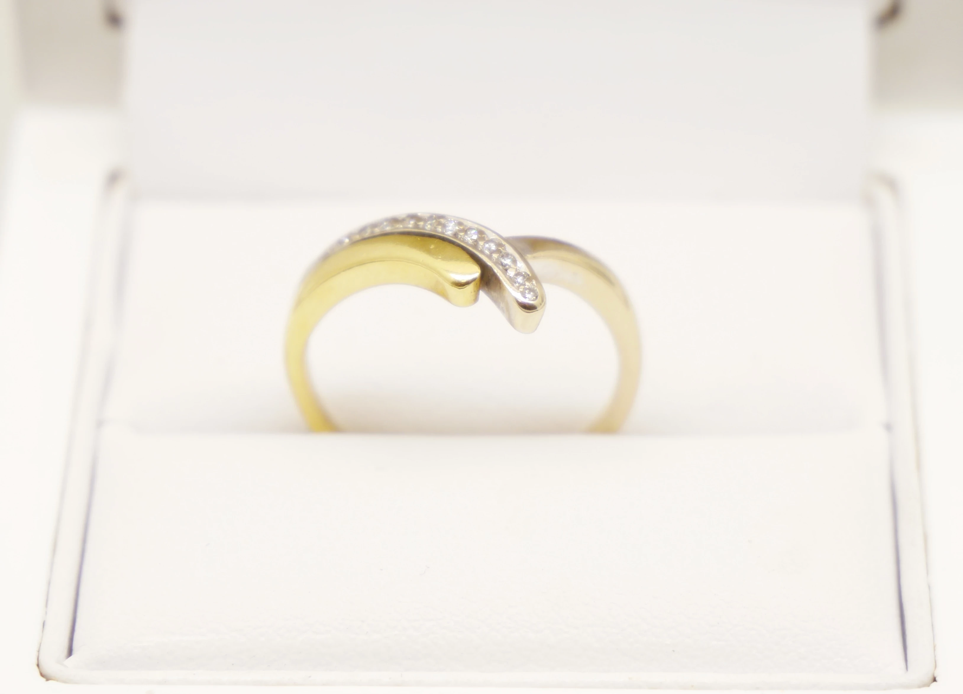 okazaly-zloty-pierscionek-z-brylantami-rozmiar-15-rozmiarsrednica-wew-mm-372-15