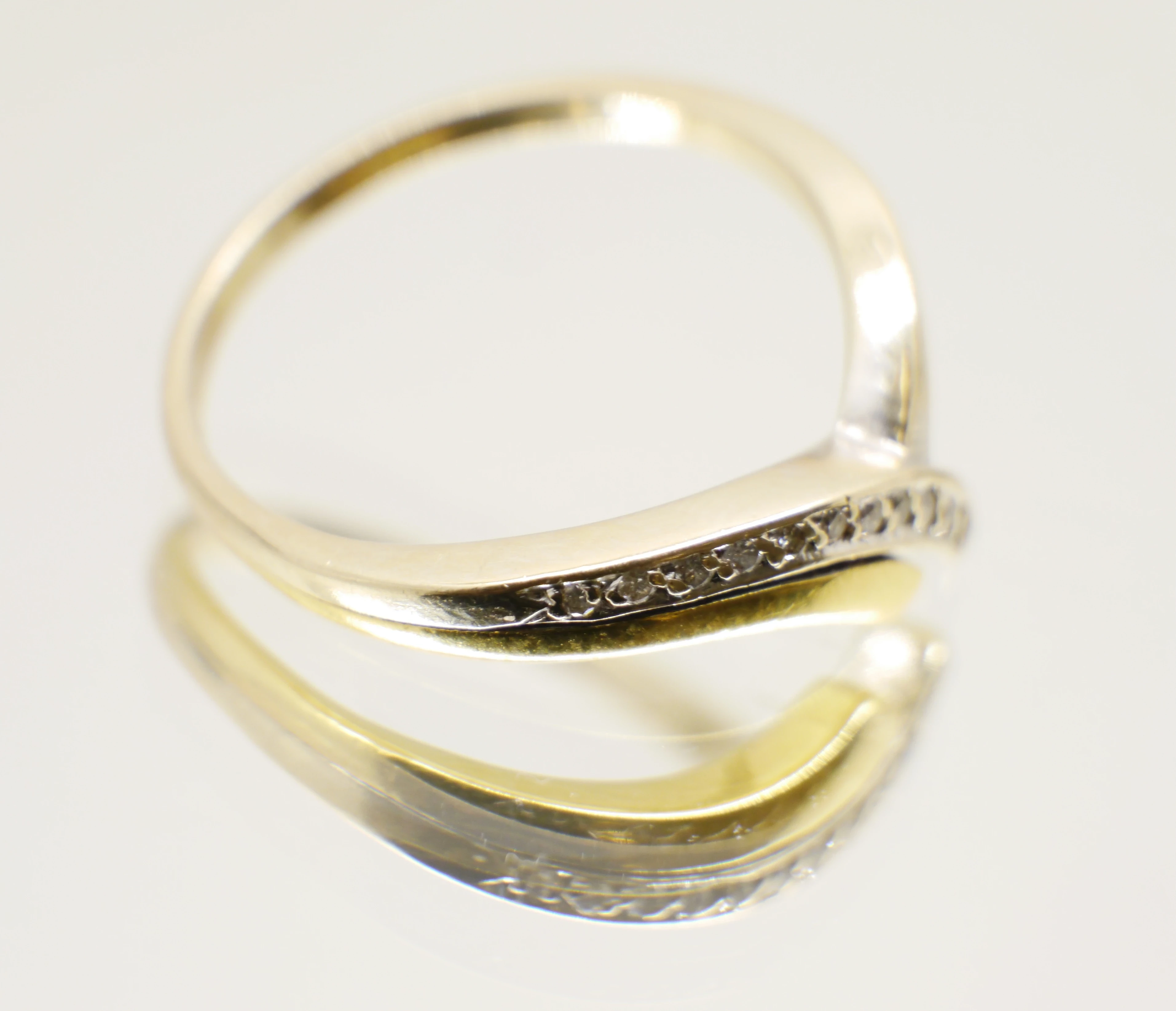 okazaly-zloty-pierscionek-z-brylantami-rozmiar-15-rodzaj-2205-2