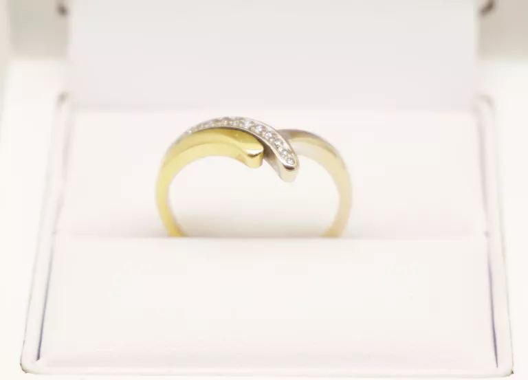 okazaly-zloty-pierscionek-z-brylantami-rozmiar-15-rozmiarsrednica-wew-mm-372-15