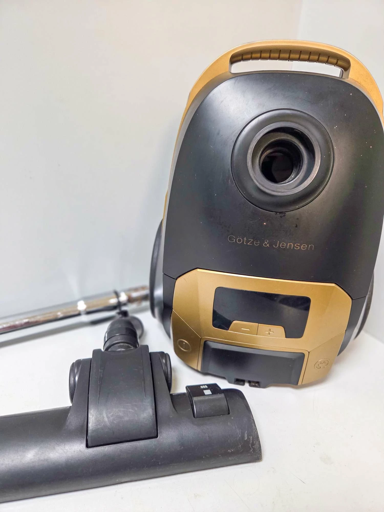 odkurzacz-workowy-gotze-jensen-vc900-zasieg-pracy-750