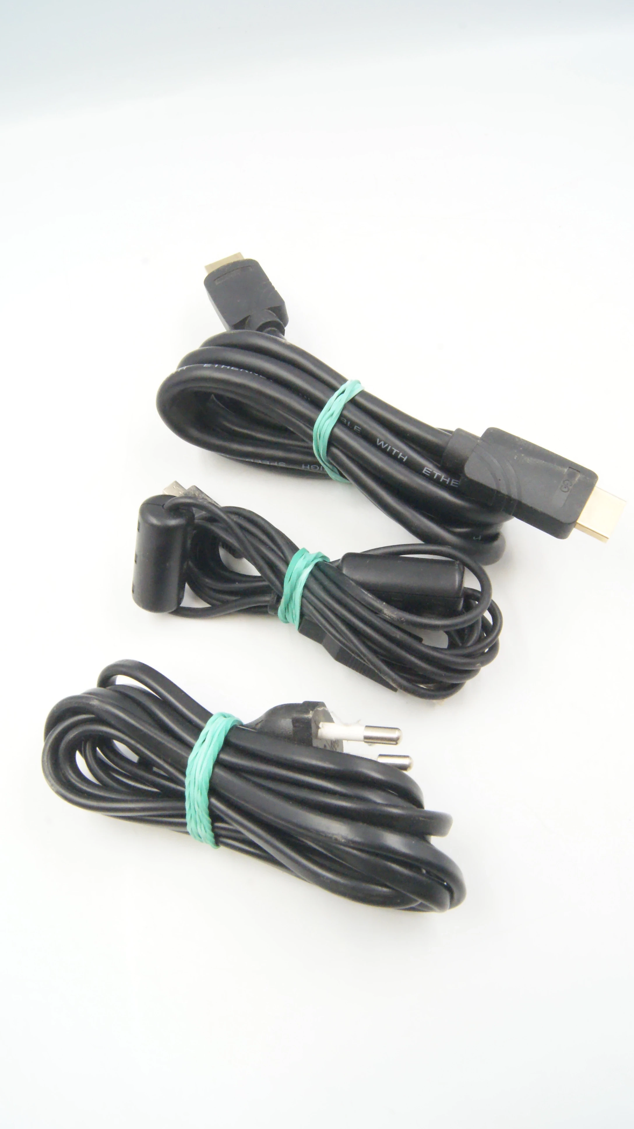 konsola-playstation-3-slim-320gb-oryginalny-pad-3-gry-ps3-rodzaje-odtwarzanych-nosnikow-205982-1