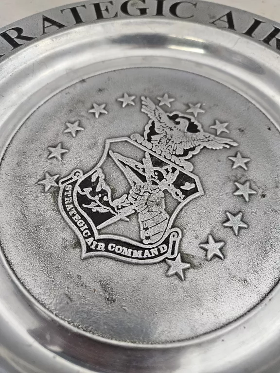 kolekcjonerski-talerz-metalowy-strategic-air-command-rodzaj-talerza-24108-7