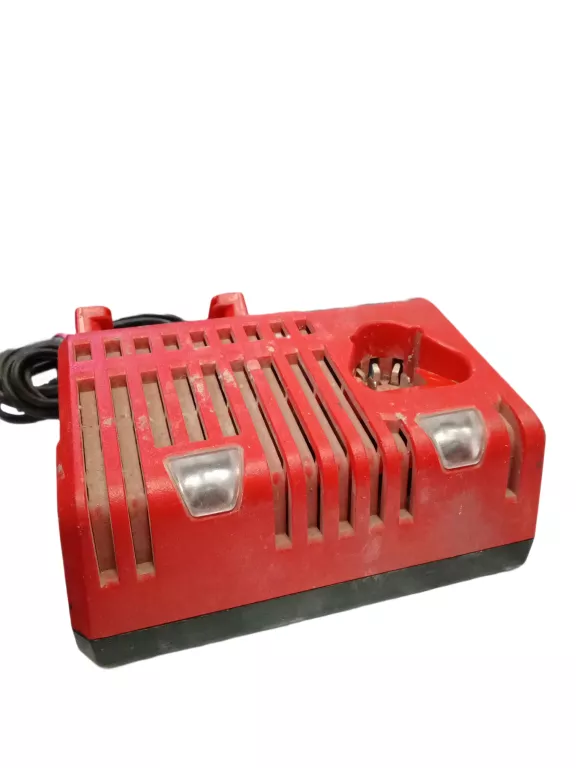 ladowarka-milwaukee-m12-18c-marka-248811-951033