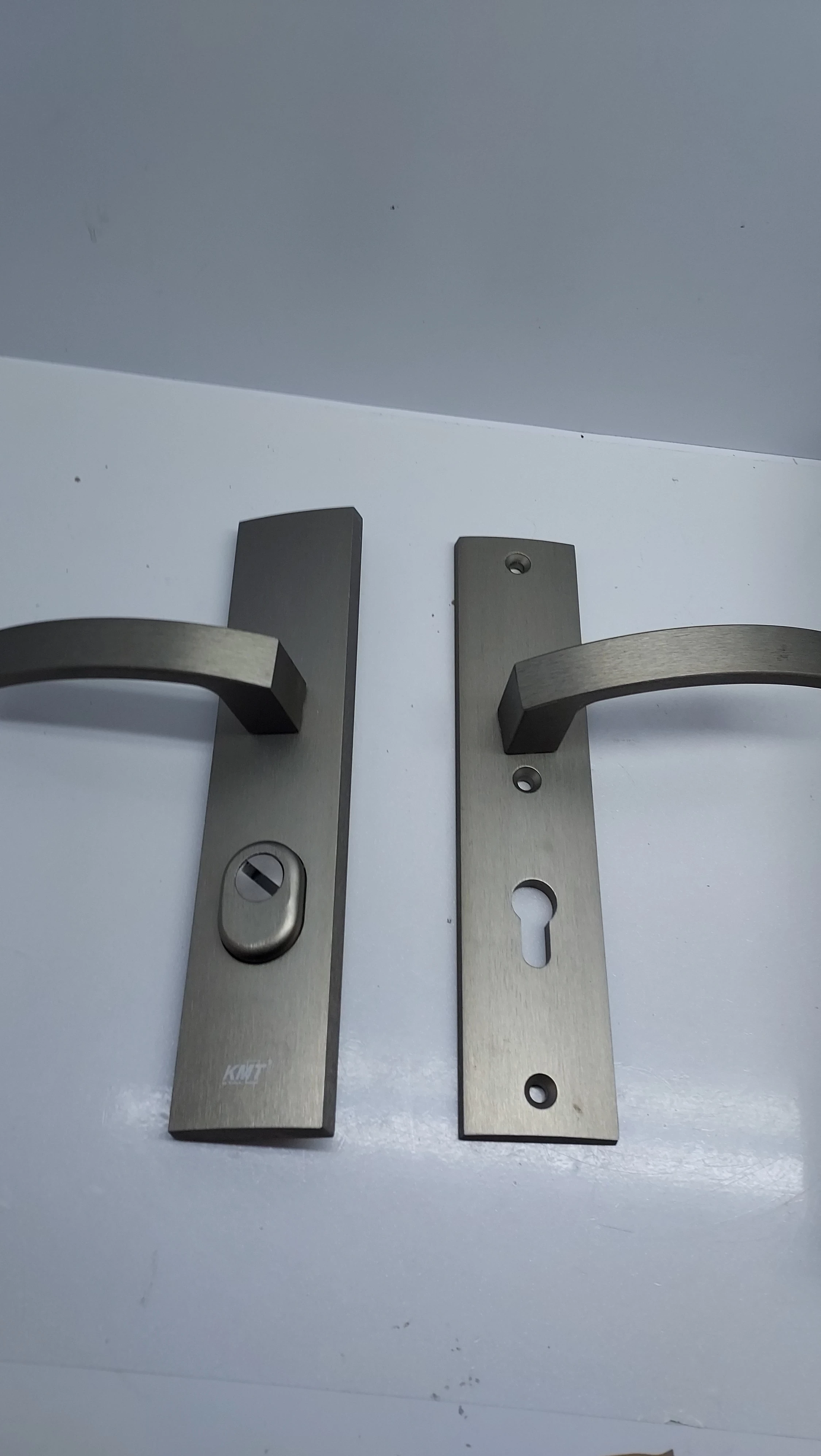 klamka-z-szyldem-podluznym-kmt-stan-11323-2