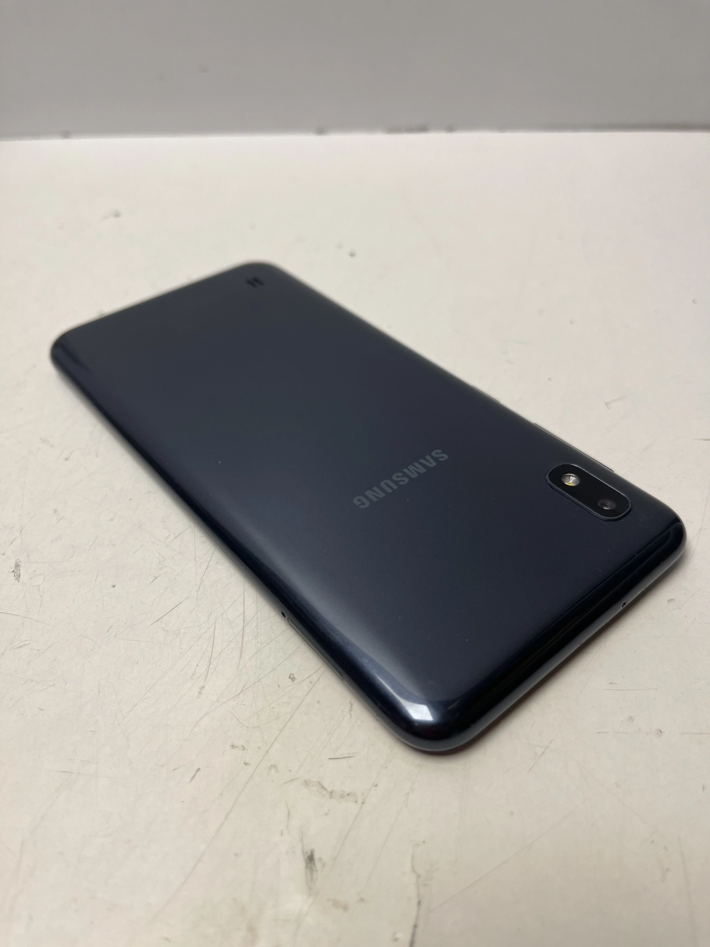 telefon-samsung-galaxy-a10-232gb-stan-11323-2