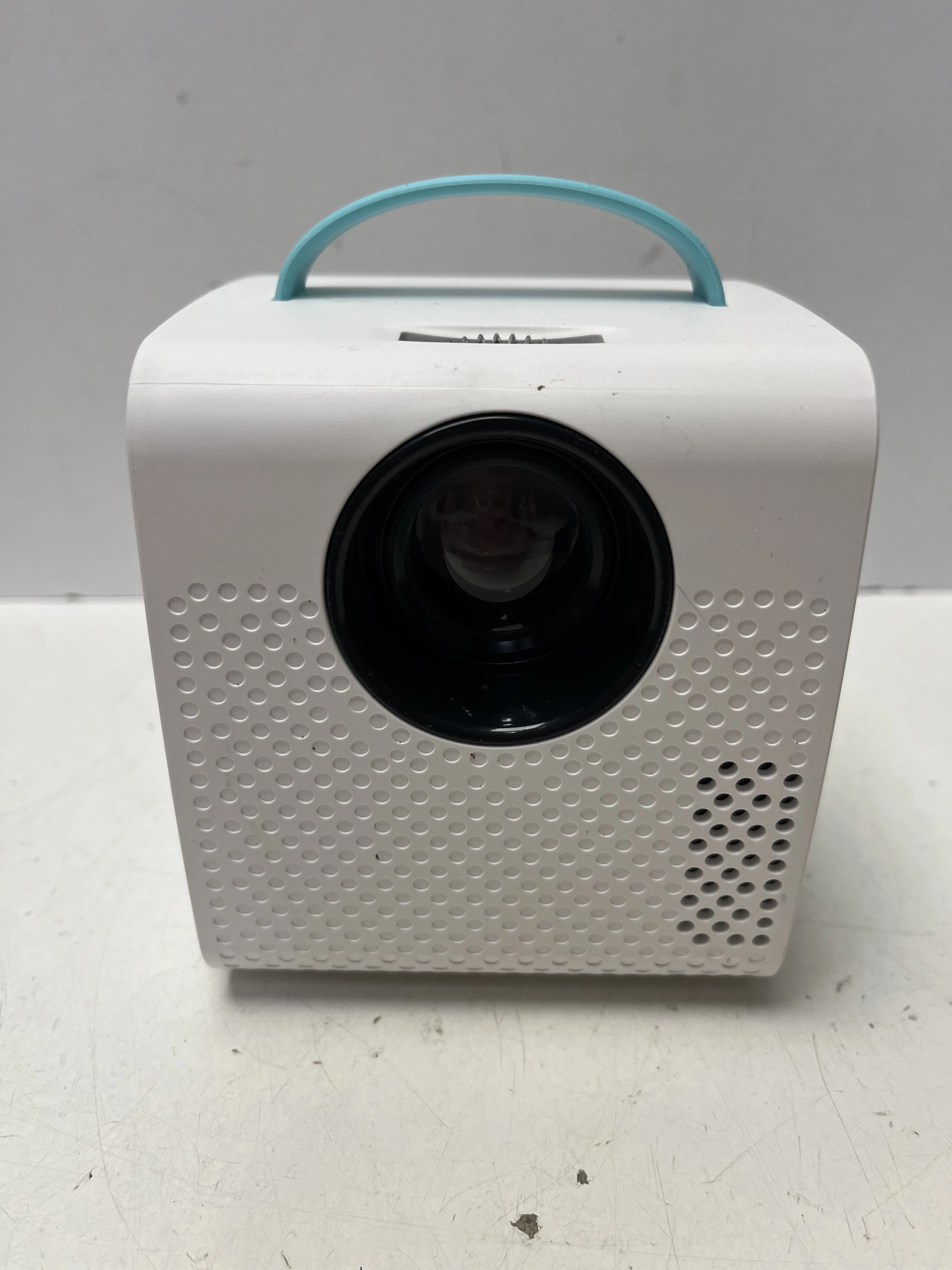 projektor-4k-led-1080p-stan-11323-2