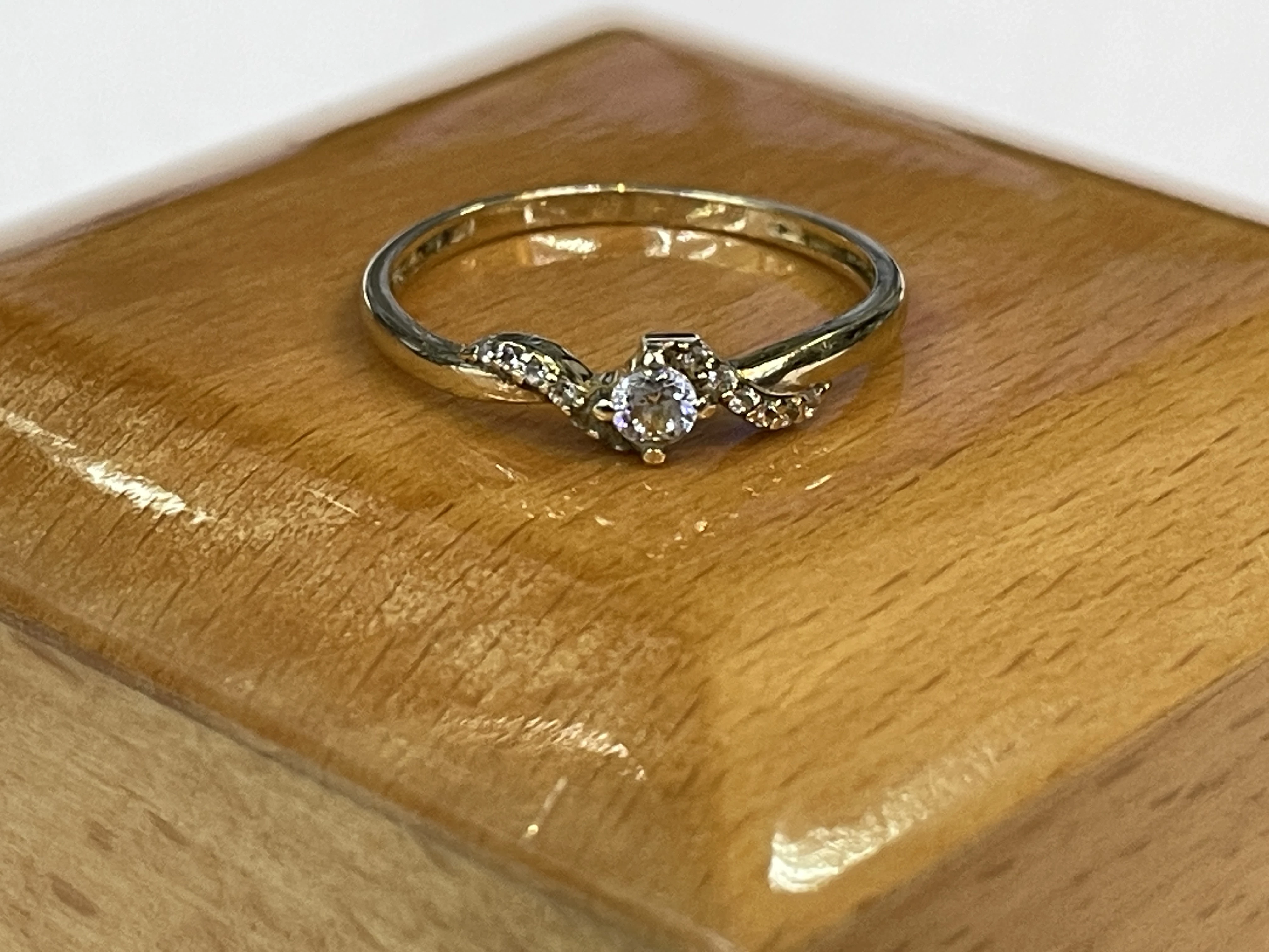 zloty-pierscionek-cyrkonie-585-151g-r18-wolnosci-239-zabrze-sj