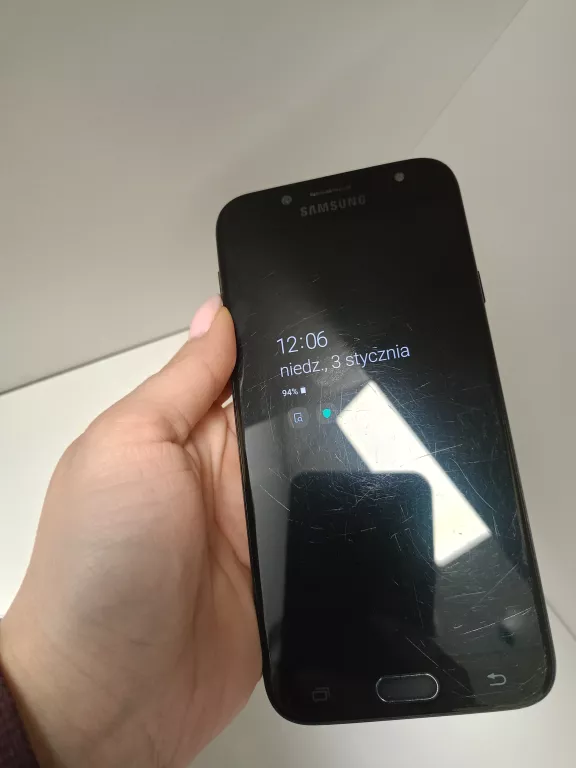 telefon-samsung-galaxy-j7-316-gb-pekniecia-na-ekranie-kod-producenta-sm-j730fzkdxeo