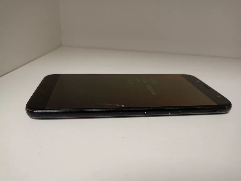 telefon-samsung-galaxy-j7-316-gb-pekniecia-na-ekranie-przekatna-ekranu-550