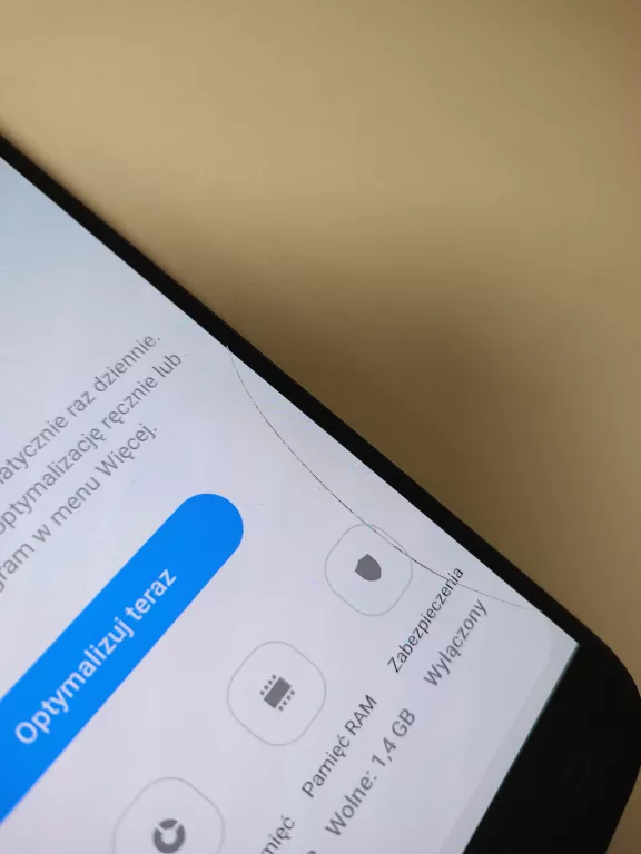 telefon-samsung-galaxy-j7-316-gb-pekniecia-na-ekranie-stan-11323-2