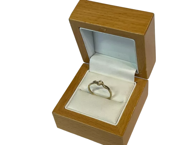 zloty-pierscionek-cyrkonie-585-151g-r18-rodzaj-2205-2