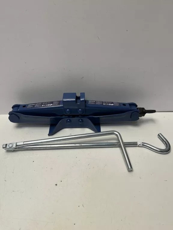 cortrend-podnosnik-samochodowy-1t-osiedle-teatralne-3u15-krakow