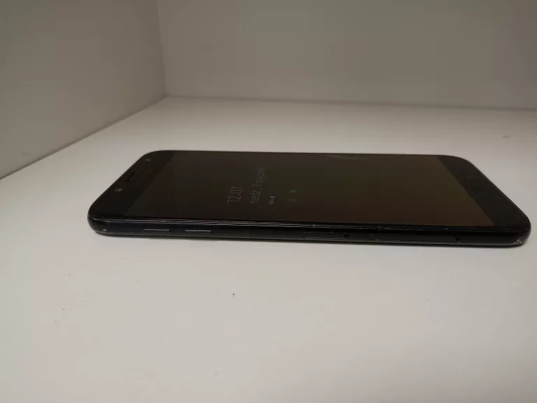 telefon-samsung-galaxy-j7-316-gb-pekniecia-na-ekranie-pamiec-ram-202865-214125