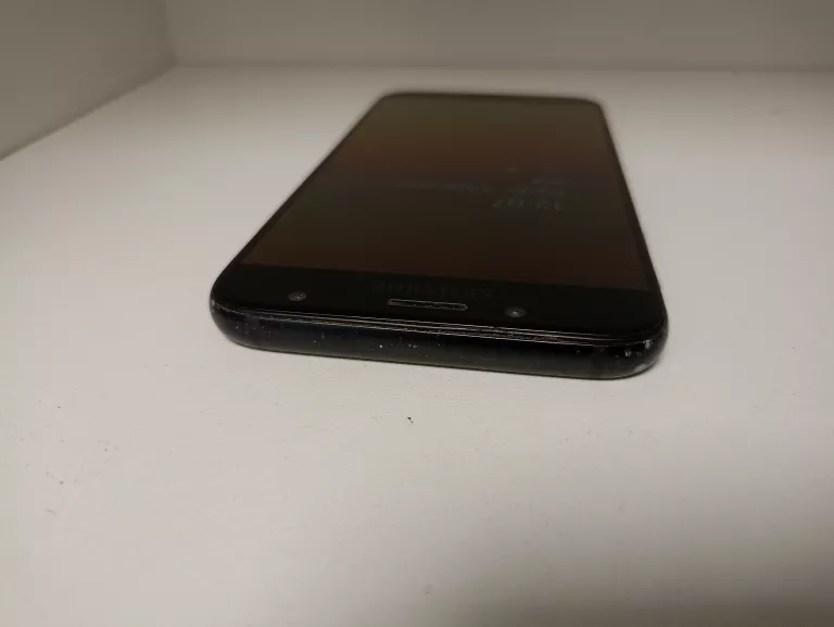 telefon-samsung-galaxy-j7-316-gb-pekniecia-na-ekranie-wbudowana-pamiec-202869-214201